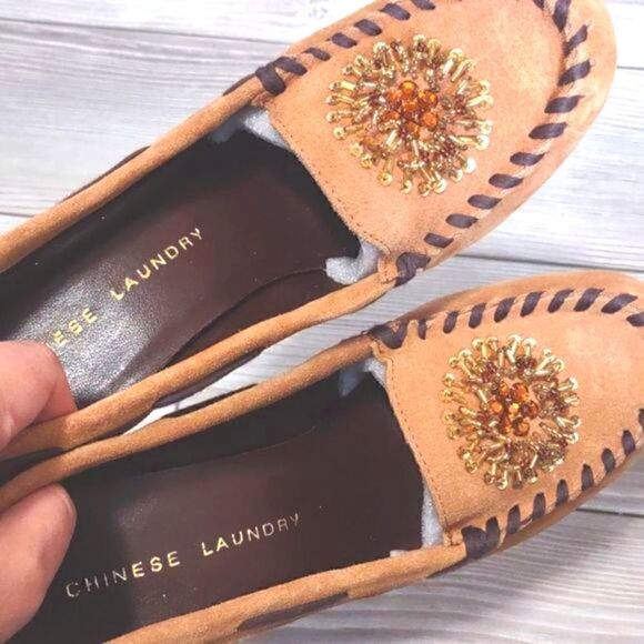 (12-3512)โ ๐ฅ3/$20๐ฅ Chinese Laundry Stone Suede Cammie Pump Sz 8.5 - Picture 5 of 10